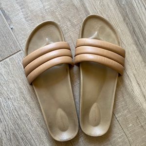 Beatrice Valenzuela Sand Classic Sandalia